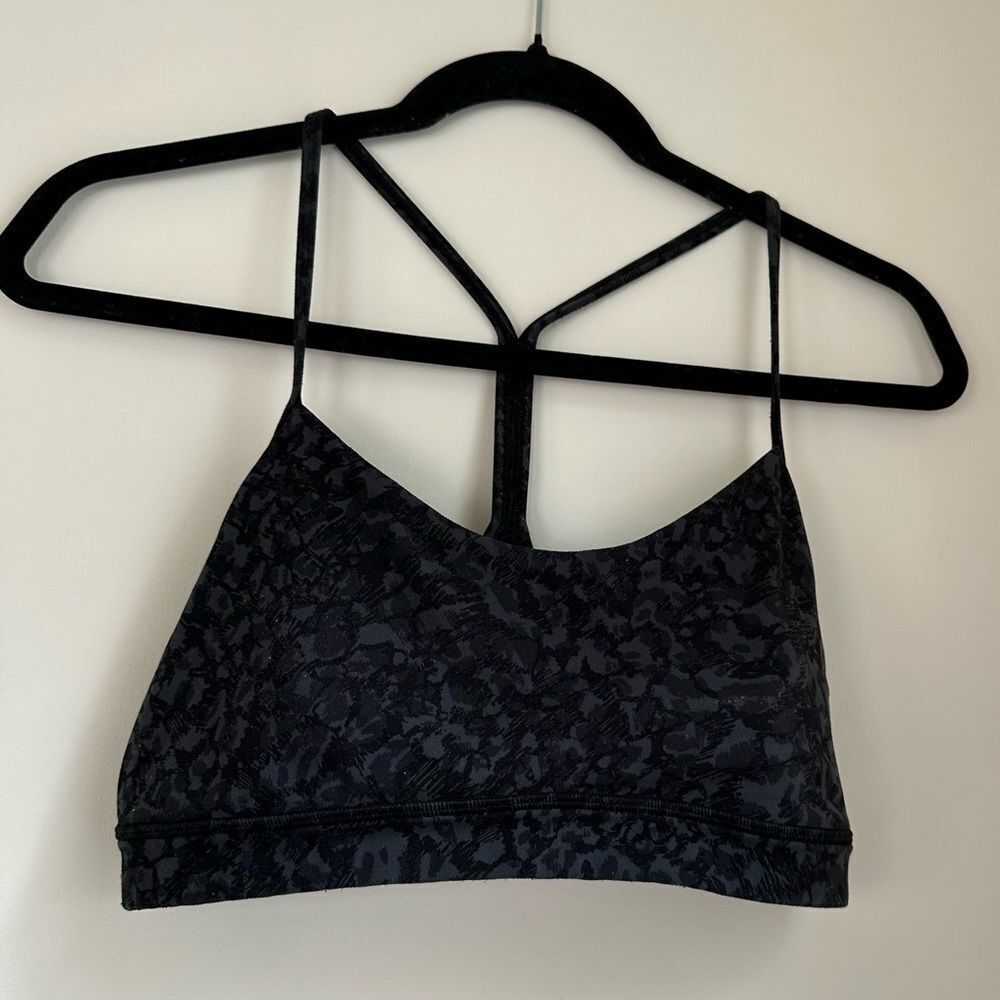 Lululemon Athletica black and gray camo print sports bra